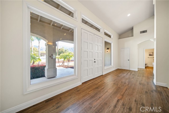 9394 Gum Tree Drive, Corona CA: https://media.crmls.org/medias/aab67f30-bb51-49fe-9f7c-7b91223c2735.jpg