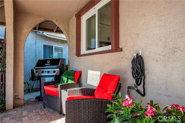 Detail Gallery Image 5 of 32 For 18907 Circle of the Oaks, Newhall,  CA 91321 - 2 Beds | 2 Baths