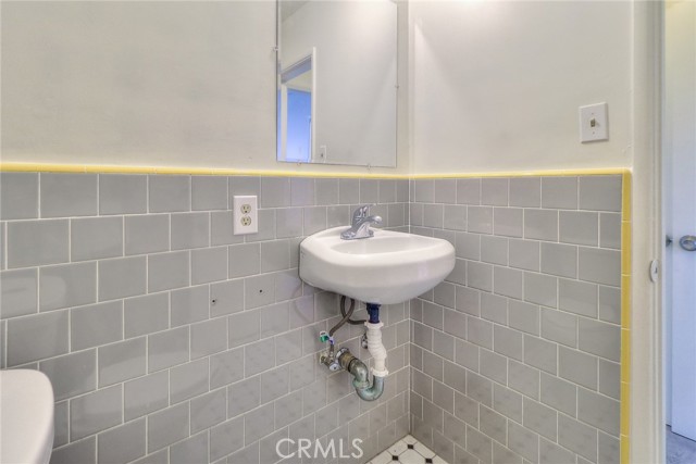 256 E Front Street, Covina, California 91723, ,Commercial Sale,For Sale,256 E Front Street,CRCV24237919