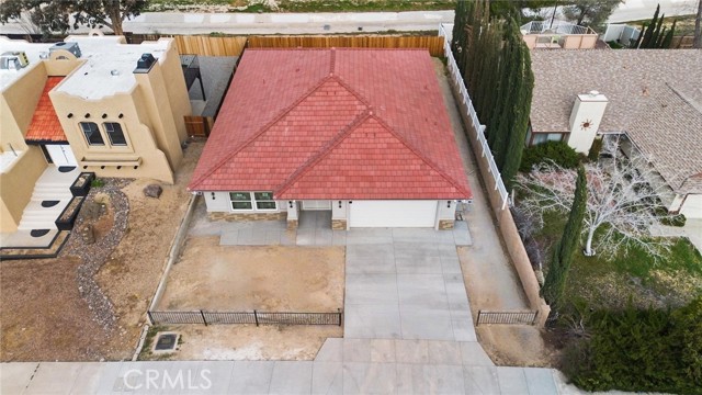 Detail Gallery Image 4 of 35 For 15688 Kingswood, Victorville,  CA 92392 - 4 Beds | 3 Baths