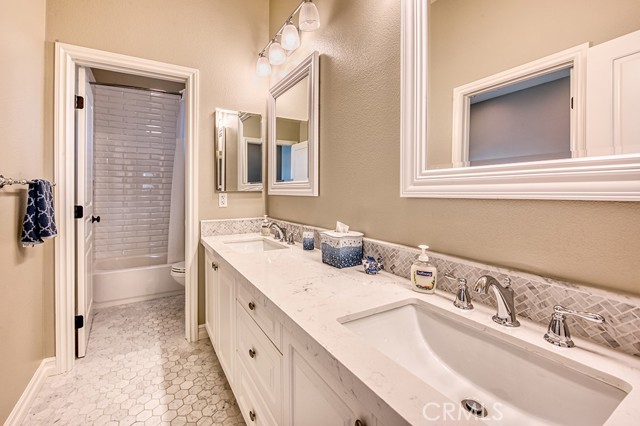 5 Kennedy Court, Coto de Caza CA: https://media.crmls.org/medias/aab73cbb-c33e-4e6c-b0d6-a729a7892a1e.jpg