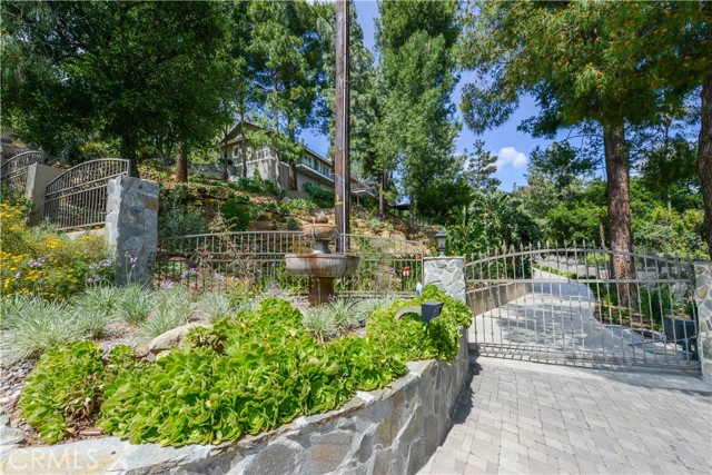 Detail Gallery Image 53 of 54 For 22757 Plummer St, Chatsworth,  CA 91311 - 3 Beds | 3 Baths