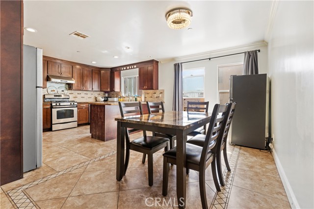 Detail Gallery Image 12 of 46 For 228 S San Marino Ave #B,  San Gabriel,  CA 91776 - 3 Beds | 3/1 Baths