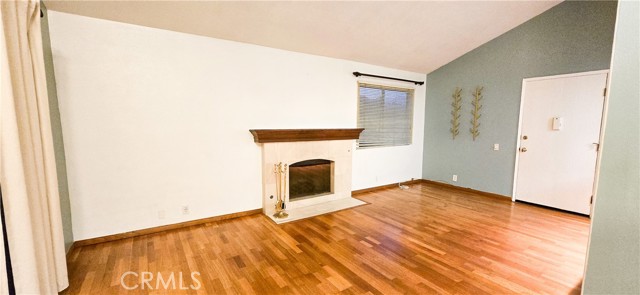 19195 Shoreline Lane, Huntington Beach CA: https://media.crmls.org/medias/aab82dcf-45b6-4c95-9a87-34f9542f5c89.jpg