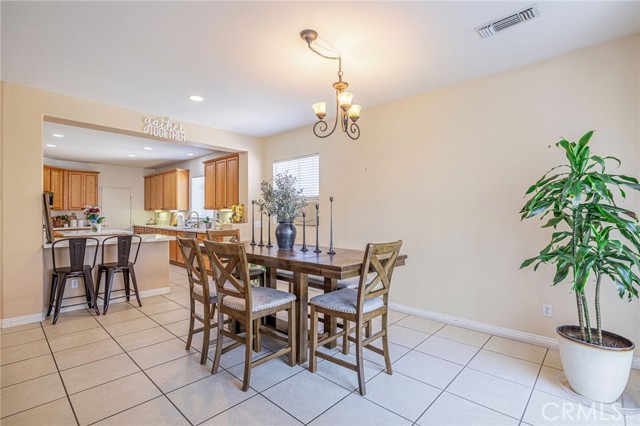 4302 Olivera Place, Lancaster CA: https://media.crmls.org/medias/aab8d35b-675c-4e2c-ade6-9ba6ea42607a.jpg