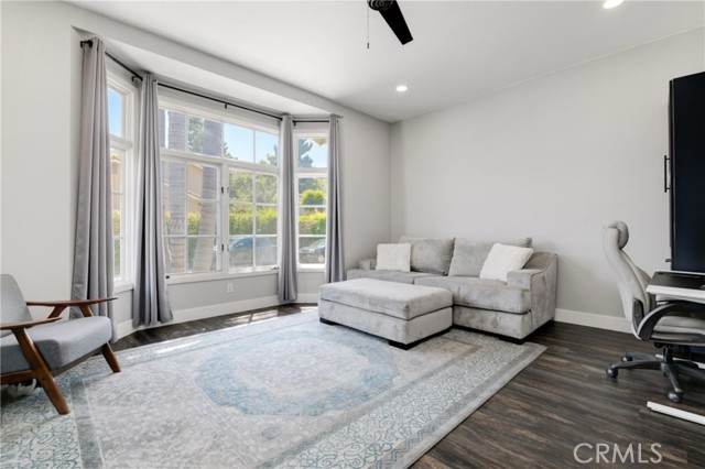 5160 Caminito Exquisito, San Diego CA: https://media.crmls.org/medias/aab926c7-5bf4-4e04-8feb-4b24e2f4b428.jpg