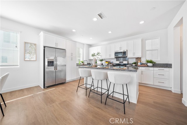 Detail Gallery Image 15 of 49 For 11016 Getaway Dr, Rancho Cucamonga,  CA 91730 - 3 Beds | 2/1 Baths