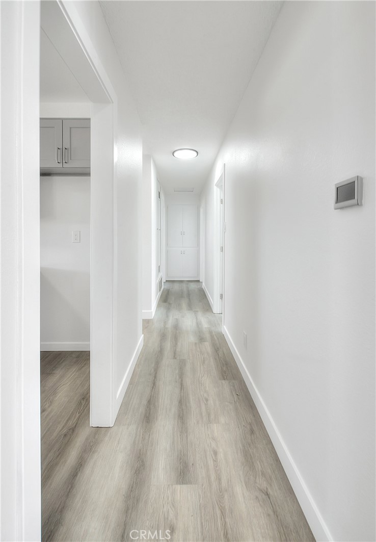 https://media.crmls.org/medias/aab950e7-c968-4d6f-9ef0-28c2a9533bce.jpg?preset=X-Large