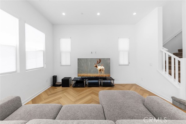 27 Miren Pl, Arcadia CA: https://media.crmls.org/medias/aaba3efe-656d-4859-a237-886ace793d7b.jpg