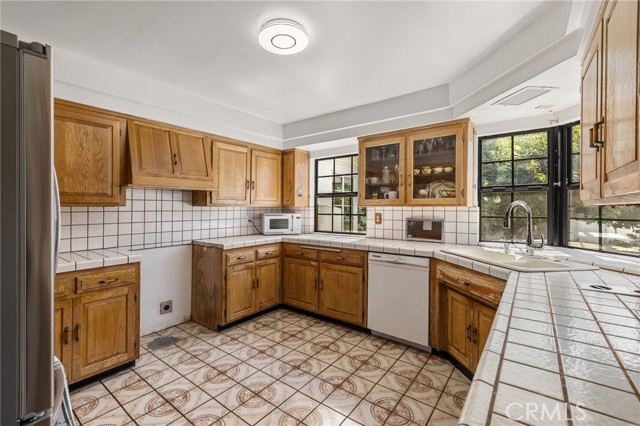 Detail Gallery Image 9 of 45 For 170 W Linden Ave, Burbank,  CA 91502 - 2 Beds | 1/1 Baths