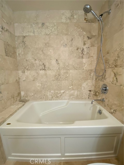 Detail Gallery Image 12 of 20 For 35 N Raymond Ave #211,  Pasadena,  CA 91103 - 1 Beds | 2 Baths