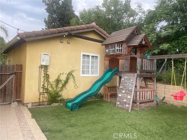12924 Chippewa Street, Sylmar CA: https://media.crmls.org/medias/aabb37ea-fa0f-4543-bc61-69462010135a.jpg