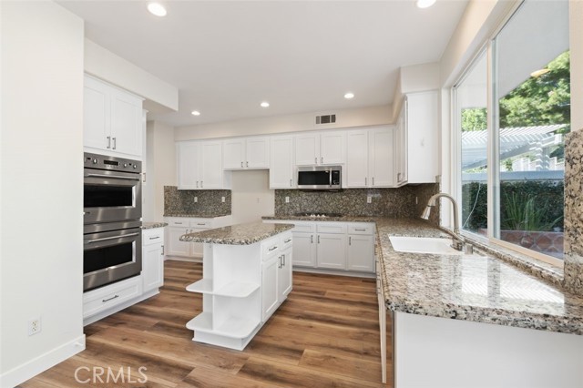 Detail Gallery Image 8 of 39 For 10 Lyon Ridge, Aliso Viejo,  CA 92656 - 5 Beds | 3 Baths