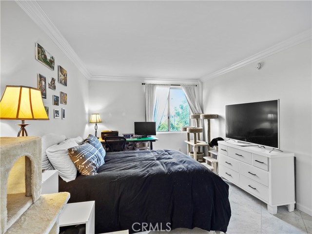 12720 Burbank Boulevard, Valley Village CA: https://media.crmls.org/medias/aabd18f5-df99-42d5-b88d-abcedb2b9c16.jpg