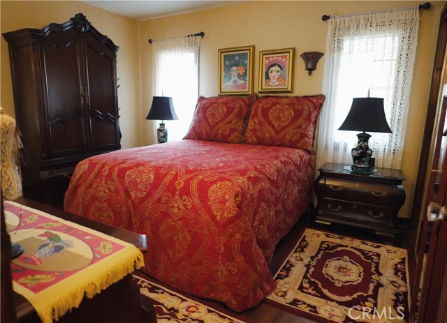 424 W 11th Street, Azusa CA: https://media.crmls.org/medias/aabd365c-5b6e-483e-a044-0a15ce1a0ef8.jpg