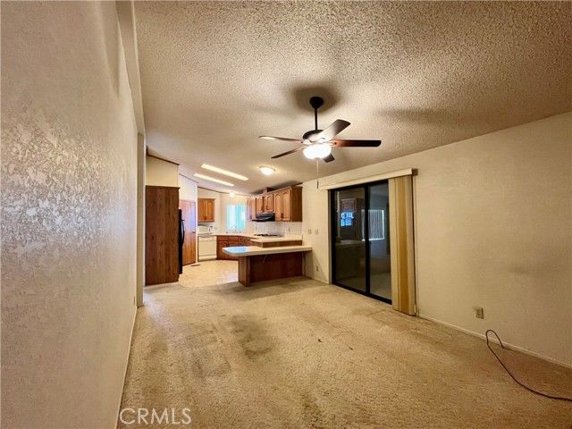 24600 Mountain Ave, Hemet CA: https://media.crmls.org/medias/aabd722a-575a-453d-a320-c73d0ee883ef.jpg