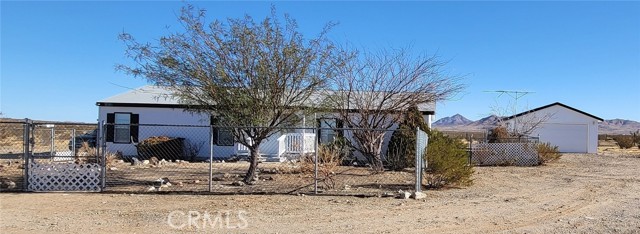 Detail Gallery Image 1 of 15 For 19161 Bonanza Trl, Helendale,  CA 92342 - 3 Beds | 2 Baths