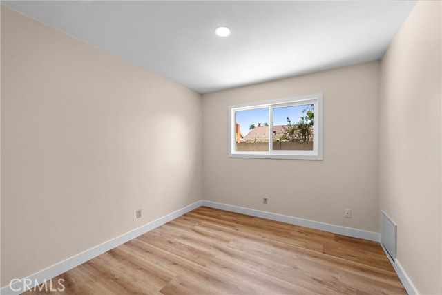 Detail Gallery Image 20 of 32 For 5852 Raphael Dr, Huntington Beach,  CA 92649 - 4 Beds | 2 Baths