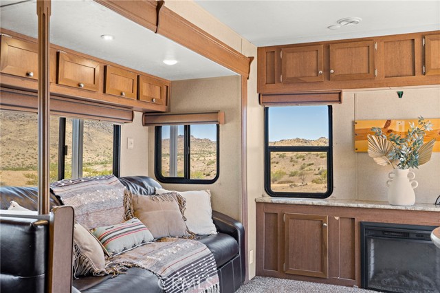 Detail Gallery Image 16 of 35 For 1111 Saratoga, Pioneertown,  CA 92268 - 1 Beds | 1 Baths