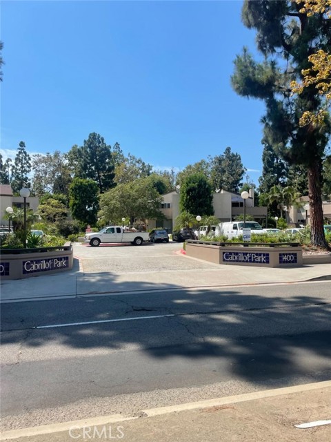 1340 Cabrillo Park Drive, Santa Ana CA: https://media.crmls.org/medias/aabeda06-56b4-451a-ba14-cb5c2aa967f2.jpg