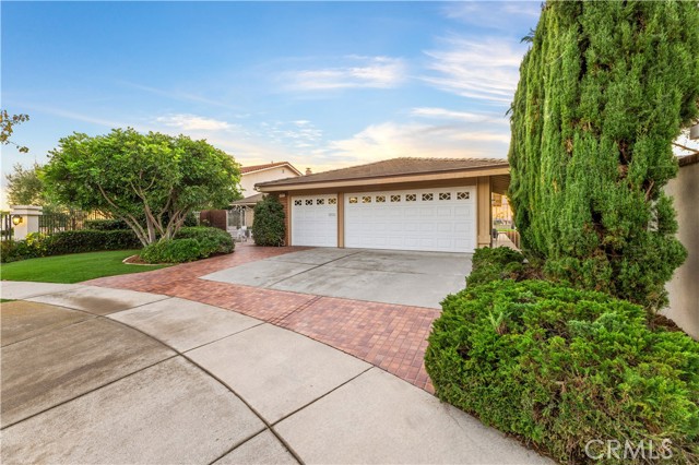 Detail Gallery Image 1 of 34 For 1621 Harbor Crest Cir, Corona Del Mar,  CA 92625 - 3 Beds | 2 Baths