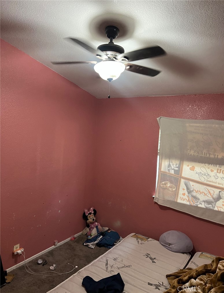 https://media.crmls.org/medias/aac03a4b-a5e8-4140-a945-44c7fc591b51.jpg?preset=X-Large