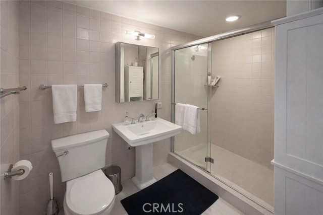 Detail Gallery Image 11 of 11 For 865 Comstock 16a,  Los Angeles,  CA 90024 - 2 Beds | 2 Baths