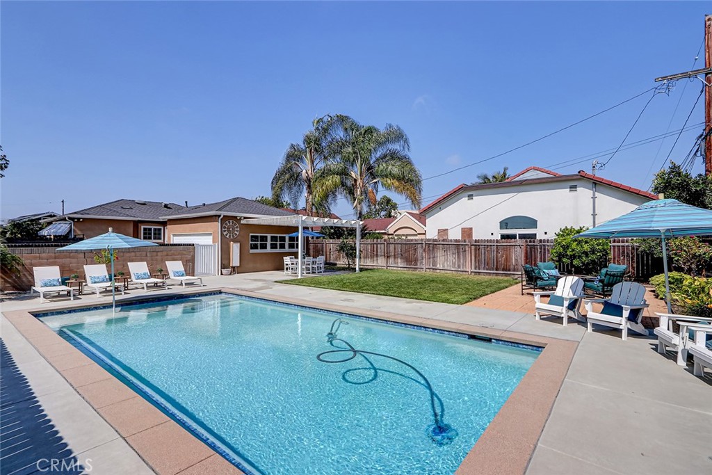 5456 W 118th Place