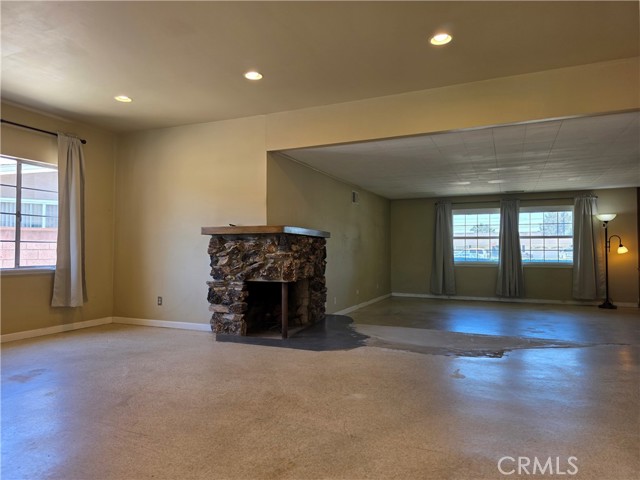900 S Calico Circle, Anaheim CA: https://media.crmls.org/medias/aac1a12e-356f-4aad-bd7e-1ba217ff571b.jpg