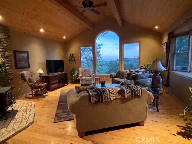 5637 Lakeside Road, Mariposa CA: https://media.crmls.org/medias/aac206a8-8744-403f-b3be-1e646e977db2.jpg