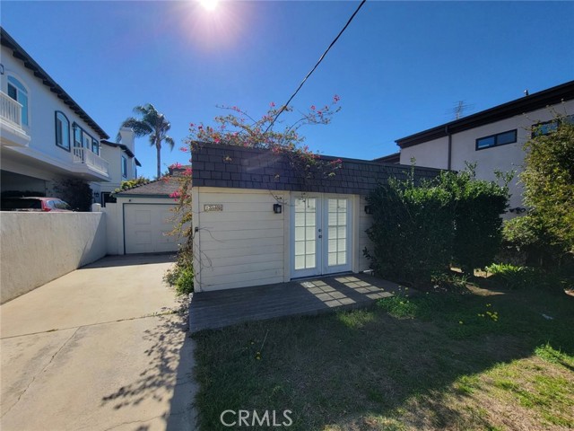 924 17th Street, Hermosa Beach, California 90254, 3 Bedrooms Bedrooms, ,2 BathroomsBathrooms,Residential,Sold,17th,SB23020878