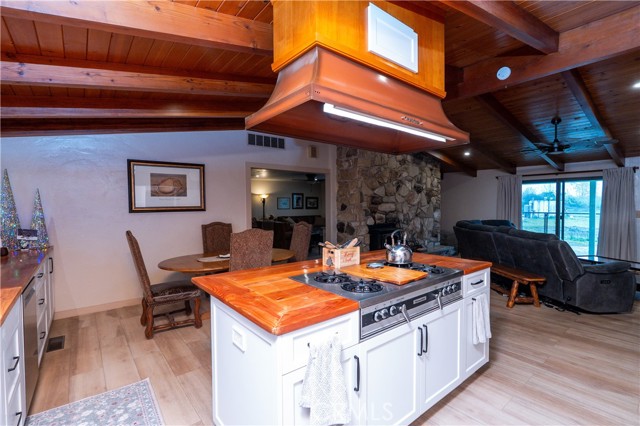 Detail Gallery Image 10 of 59 For 25565 Road 13, Chowchilla,  CA 93610 - 4 Beds | 3 Baths