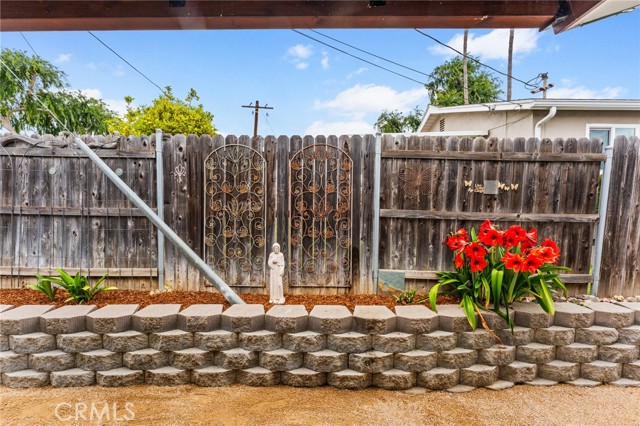 511 Mariposa Street, La Habra CA: https://media.crmls.org/medias/aac2ffa6-2a68-4611-abc4-c1e17bf18646.jpg