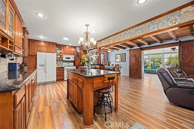 Detail Gallery Image 8 of 35 For 24481 Jutewood Pl, Lake Forest,  CA 92630 - 3 Beds | 3 Baths