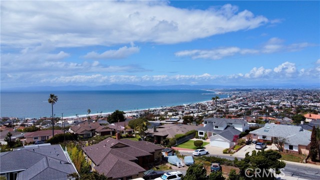 408 Via La Soledad, Redondo Beach CA: https://media.crmls.org/medias/aac40243-ce78-48a8-abb3-45f750732c99.jpg