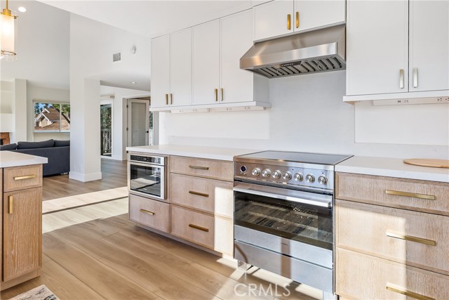 Detail Gallery Image 4 of 30 For 12 Lakeview, Irvine,  CA 92604 - 3 Beds | 2 Baths