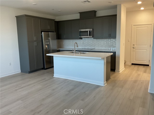 2828 E Schumacher Paseo, Ontario CA: https://media.crmls.org/medias/aac50bc6-35e6-4925-a746-9b2f333e1b83.jpg