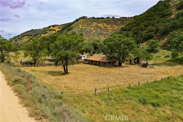 Detail Gallery Image 3 of 13 For 124 Lockwood San Ardo Road, San Ardo,  CA 93450 - 3 Beds | 1 Baths