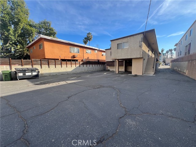 14817 Sylvan Street, Van Nuys CA: https://media.crmls.org/medias/aac617e1-f0c9-494b-af1f-6155999f3b5c.jpg