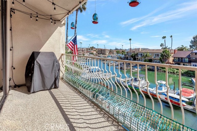4637 Park Drive, Carlsbad CA: https://media.crmls.org/medias/aac77db3-8644-4ef5-b71c-3ed9c08cb393.jpg