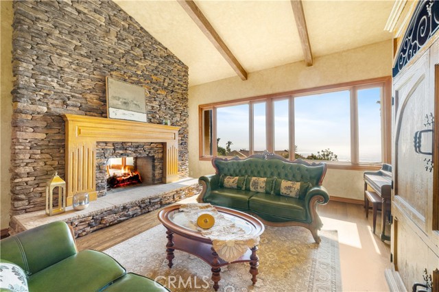 1465 Via Coronel, Palos Verdes Estates CA: https://media.crmls.org/medias/aac8be1e-639a-4ce4-b646-5984219011ce.jpg
