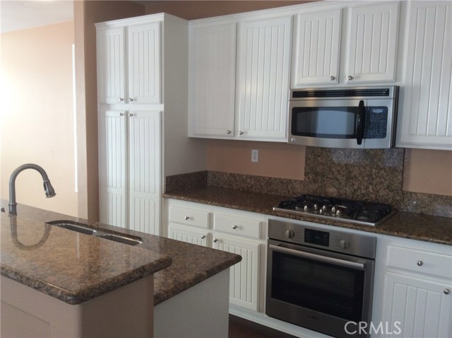 Detail Gallery Image 6 of 14 For 5176 Acorn Dr, Huntington Beach,  CA 92649 - 4 Beds | 2/1 Baths