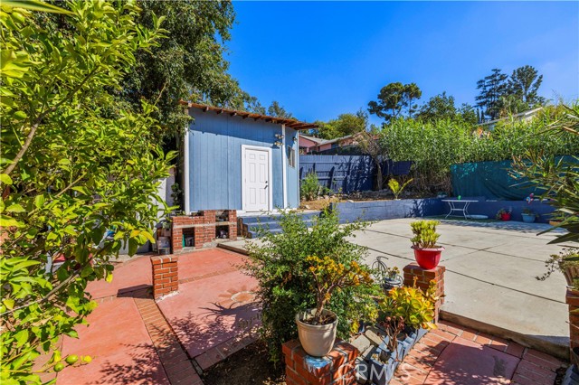 6225 Beard Street, Highland Park CA: https://media.crmls.org/medias/aac90789-e011-475a-b58c-6d86cc901472.jpg