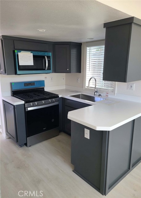 Detail Gallery Image 5 of 11 For 1045 E Vista Way #02,  Vista,  CA 92084 - 1 Beds | 1 Baths
