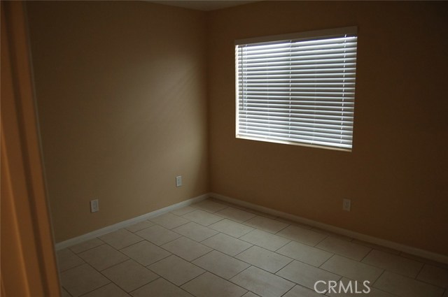 102 S Date Avenue, Rialto CA: https://media.crmls.org/medias/aac9d92c-2bb8-4dbd-977c-1a225aaa5d0a.jpg