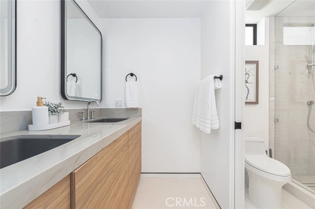 1034 W Balboa Boulevard, Newport Beach CA: https://media.crmls.org/medias/aaca0ea3-4b56-4adf-9435-d27154ead8f6.jpg