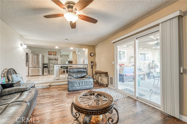 1430 W Bush Street, Lemoore CA: https://media.crmls.org/medias/aacb0089-20d1-4b8e-bbd4-72b8be3e0669.jpg