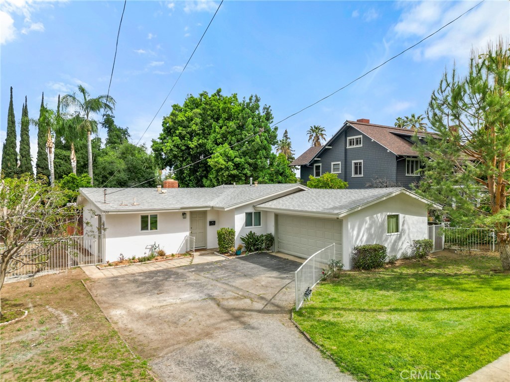 920 Walnut Avenue