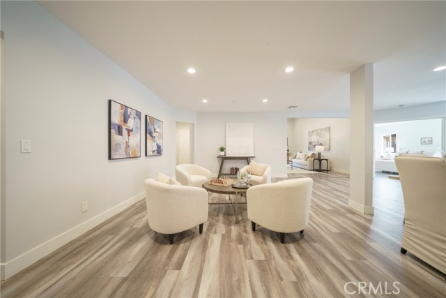 Detail Gallery Image 12 of 57 For 22046 Kinzie St, Chatsworth,  CA 91311 - 3 Beds | 3 Baths
