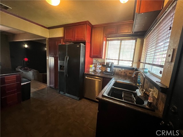 1681 Winton Way, Atwater CA: https://media.crmls.org/medias/aacbd222-dabe-457a-b5ac-327e1b5daa82.jpg